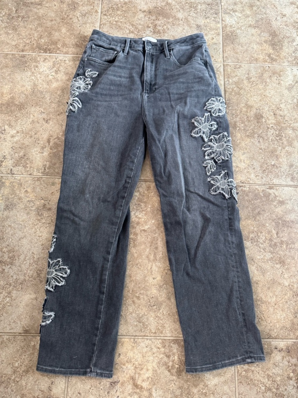 E Women’s DRIFTWOOD Gray Straight Leg Jeans with White Floral Embroidery